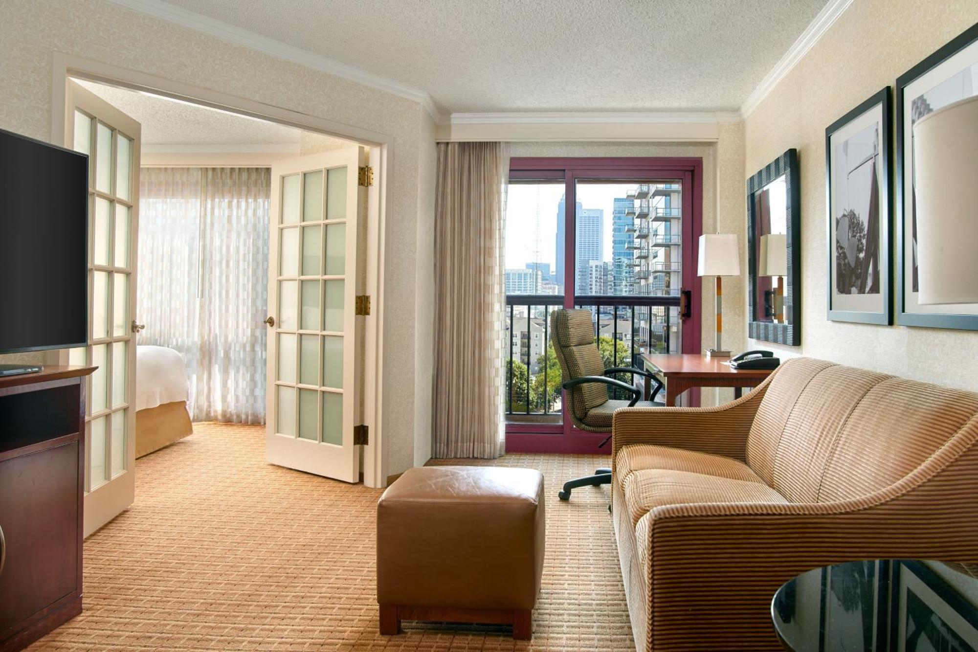 Atlanta Marriott Suites Midtown Екстериор снимка